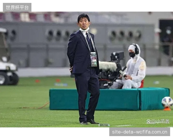 三笘薰的缺席严重影响日本队左路突击能力,森保一需寻找新的边路爆点。 三笘薰的缺席严重影响日本队左路突击能力,森保一需寻找新的边路爆点。